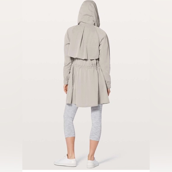 Lululemon Pack & Glyde Jacket / Dark Chrome Hooded Wind Water Resistant Jacket - Picture 3 of 13